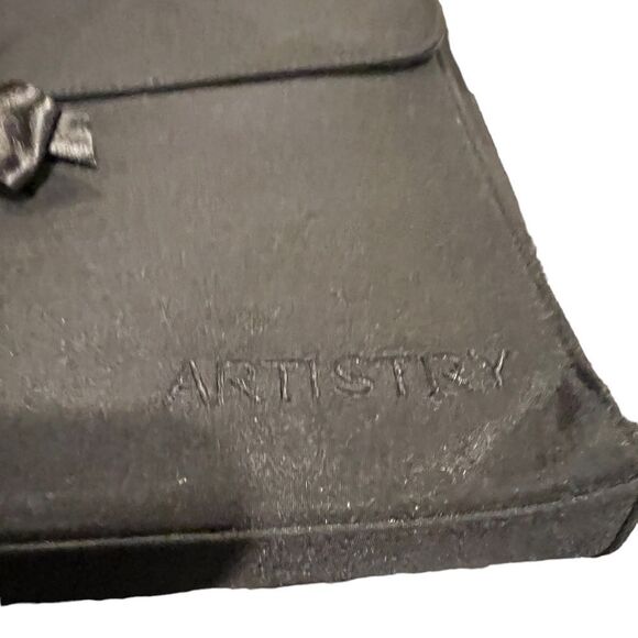 Artistry pair of cloth art portlofio folders with two inner pockets & tie close - Picture 4 of 10